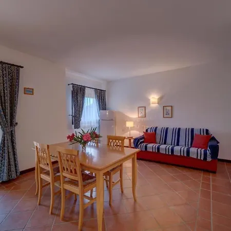Charming Small Bella No2081 * Punta de su Torrione