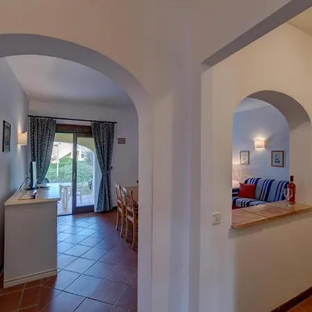 Charming Small Bella No2081 * Punta de su Torrione